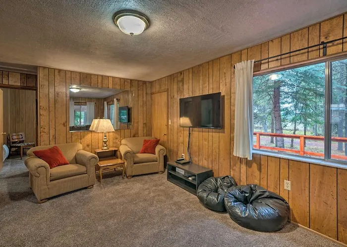 2 Cozy Island Park Cabins With Near The Lake!
